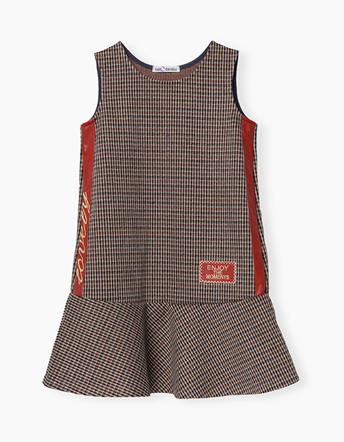 Клетчатый сарафан с нашивкой из экокожи Клетчатый сарафан с нашивкой из экокожи