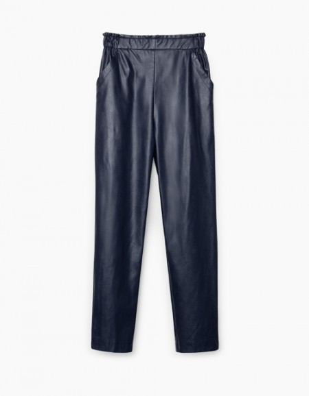 Темно-синие брюки-каррот из экокожи Темно-синие брюки-каррот из экокожи