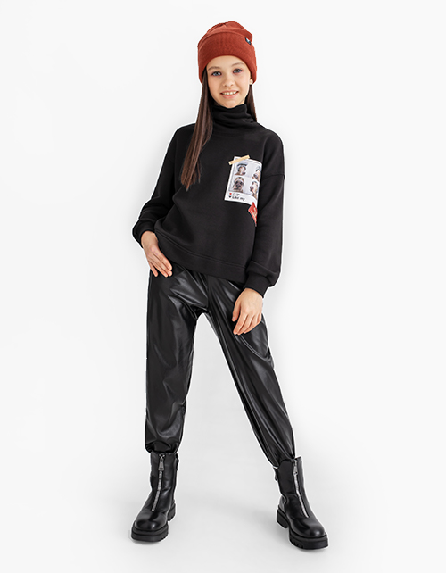 Брюки-каррот из экокожи для девочки Брюки-каррот из экокожи для девочки