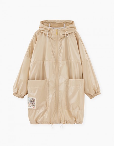 Светло-бежевый плащ-пыльник для девочки