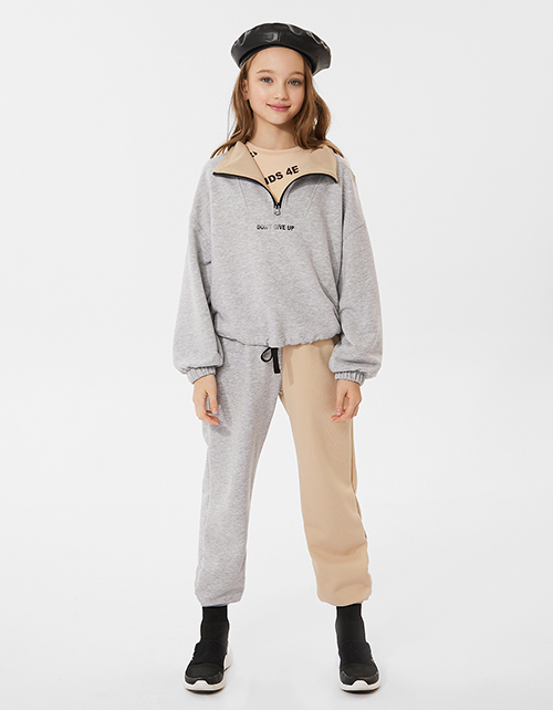 Брюки-джоггеры в стиле колор-блок Брюки-джоггеры в стиле колор-блок