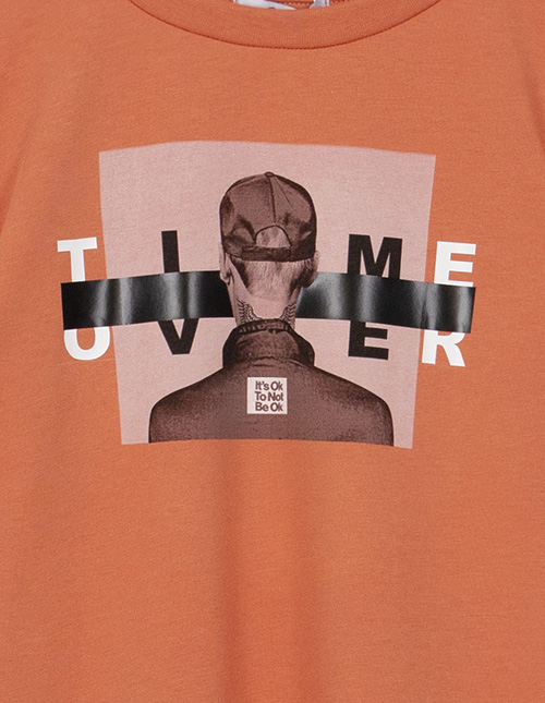 Футболка абрикосового оттенка для мальчика