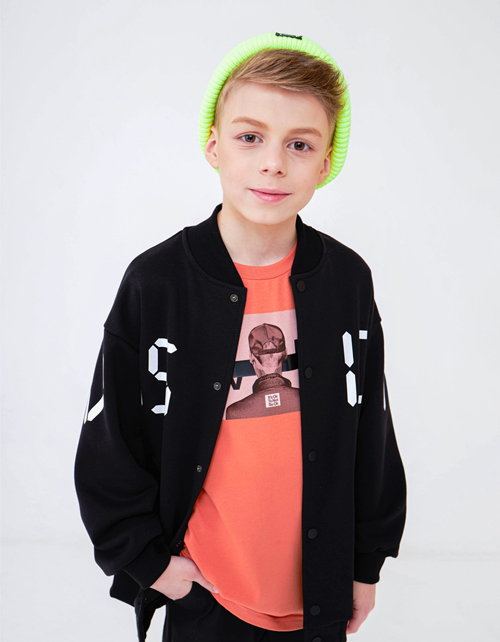 Футболка абрикосового оттенка для мальчика