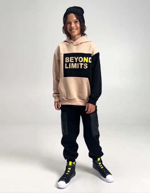 Худи бежевого оттенка для мальчика