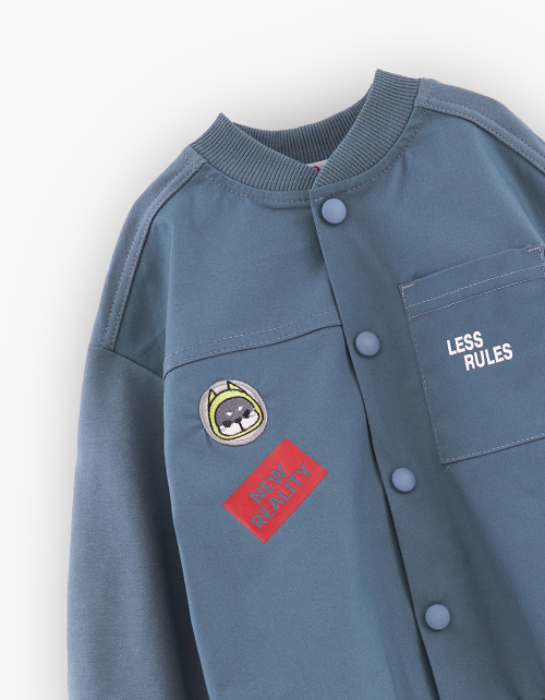 Стильный бомбер в оттенке деним для мальчика