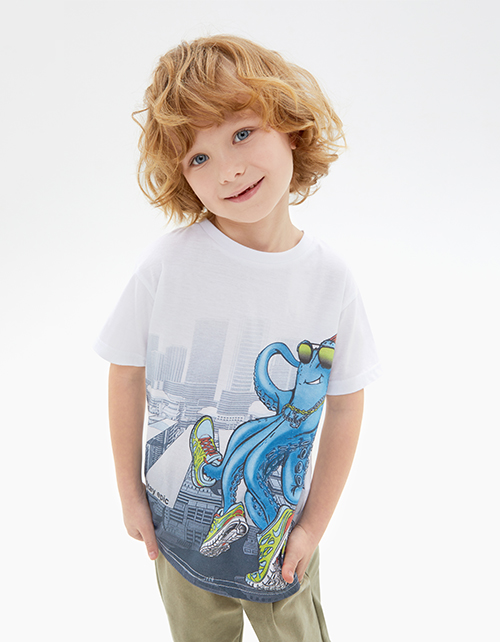 Белая футболка для мальчика