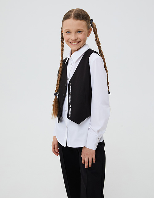 Укороченный чёрный жилет для девочки Укороченный чёрный жилет для девочки