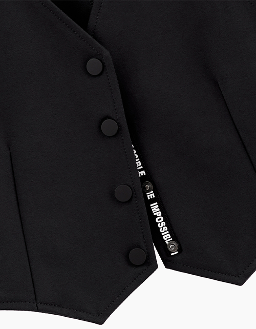 Укороченный чёрный жилет для девочки