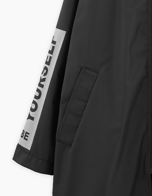 Плащ чёрного цвета для девочки