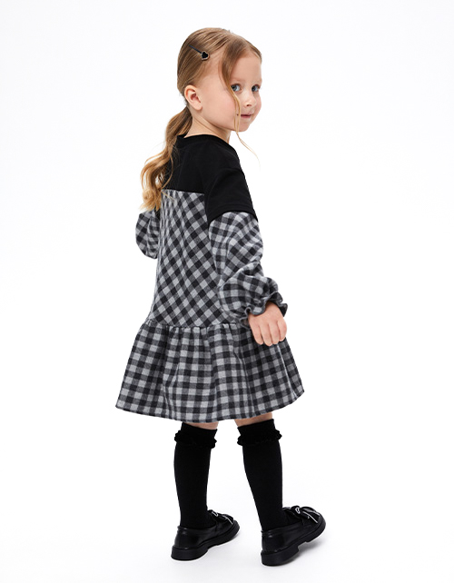 Стильное платье для девочки Стильное платье для девочки