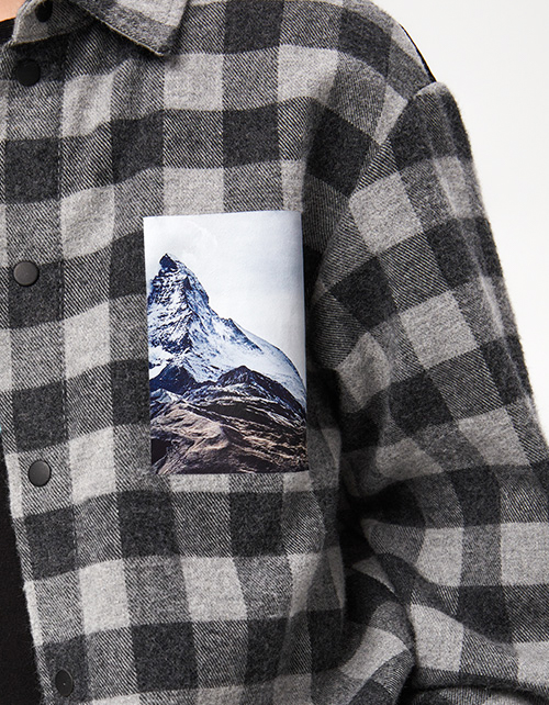 Стильная рубашка в клетку для мальчика