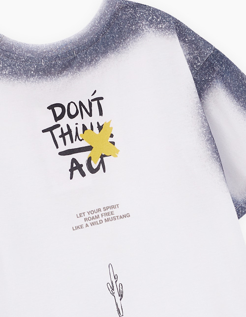 Белая футболка для мальчика