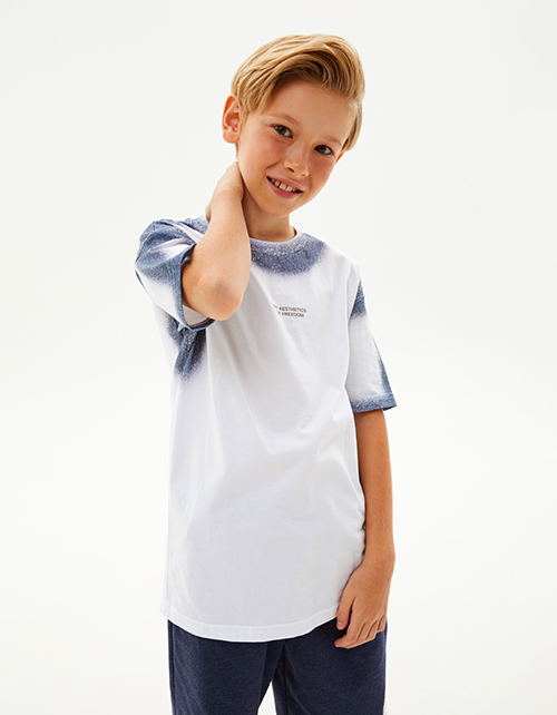 Белая футболка для мальчика