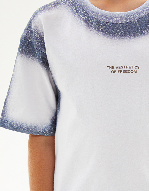 Белая футболка для мальчика