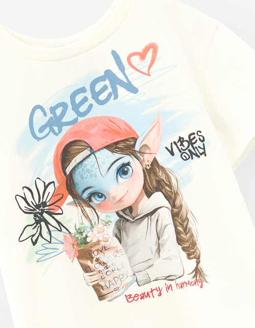 Дизайнерская футболка для девочки