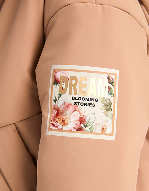 Осенняя бежевая куртка для девочки