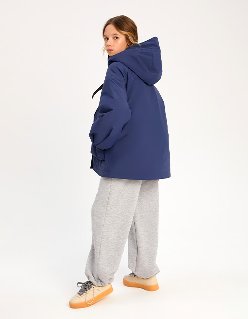 Тёмно-синяя осенняя куртка