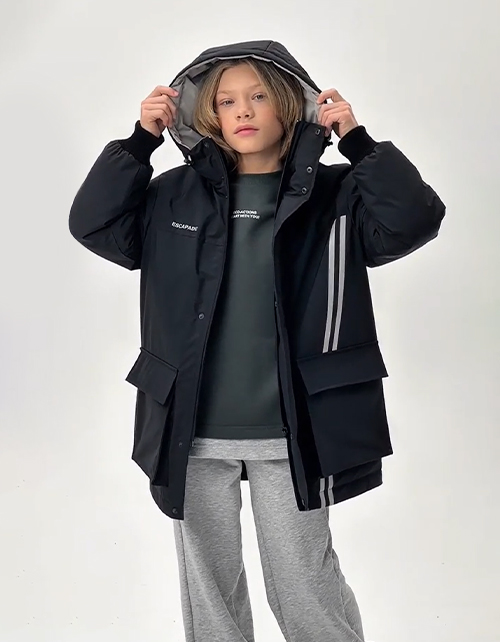 Чёрная осенняя куртка для мальчика