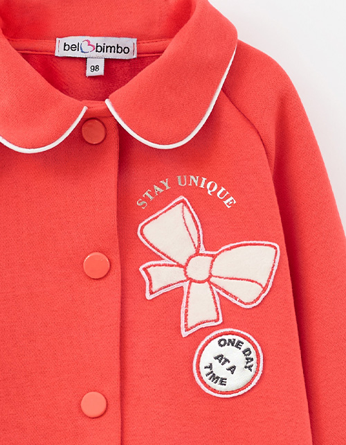 Яркий жакет для девочки