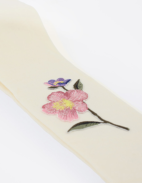 Колготки с вышивкой для девочки