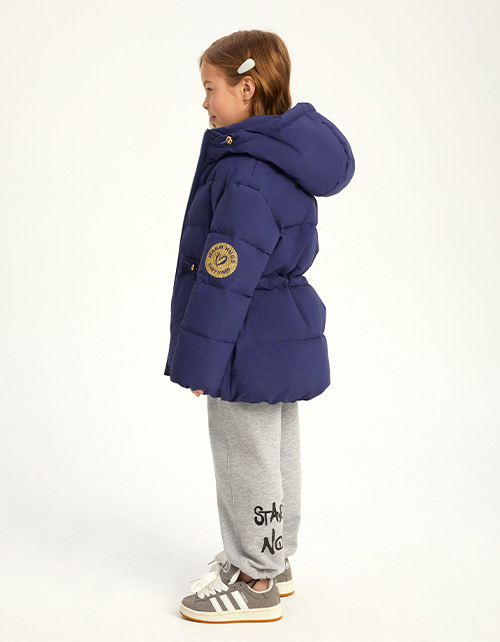 Тёмно-синяя зимняя куртка для девочки