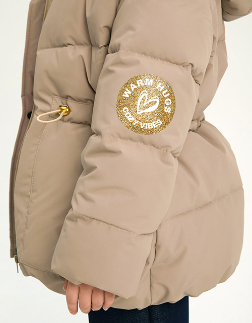 Бежевая зимняя куртка для девочки