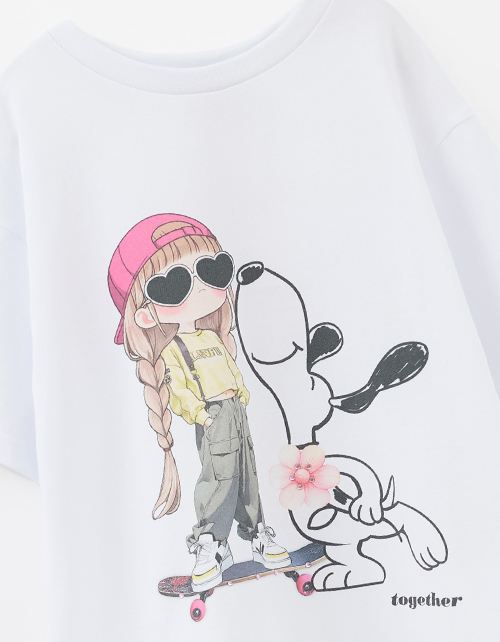 Дизайнерская футболка для девочки