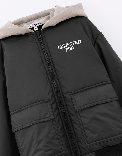 Чёрная весенняя куртка для мальчика