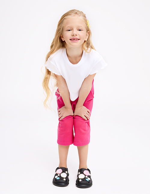 Яркие бермуды в оттенке фуксии для девочки