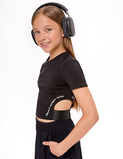 Чёрный кроп-топ для девочки Чёрный кроп-топ для девочки