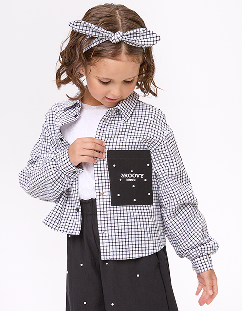 Укороченная блузка-рубашка в клетку для девочки