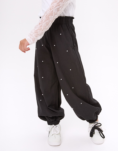 Чёрные джоггеры с жемчугом для девочки Чёрные джоггеры с жемчугом для девочки