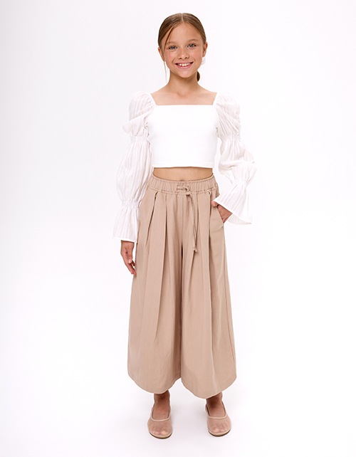 Укороченная молочная блузка для девочки Укороченная молочная блузка для девочки